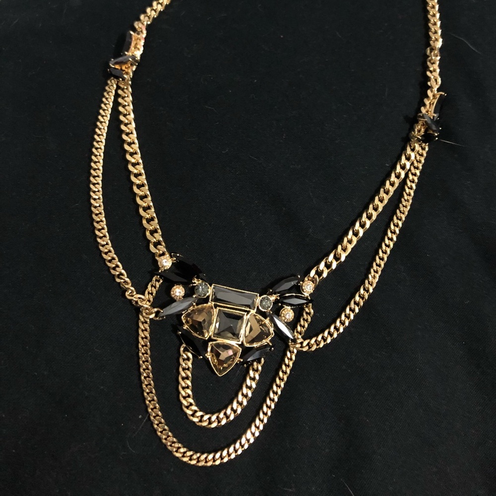NWOT Henri Bendel Statement Necklace